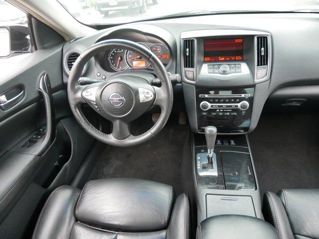 Photo of 2009 Radiant Silver Metallic Nissan Maxima