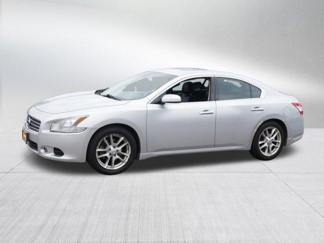 Photo of 2009 Radiant Silver Metallic Nissan Maxima
