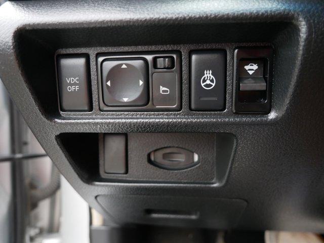 Photo of 2009 Radiant Silver Metallic Nissan Maxima