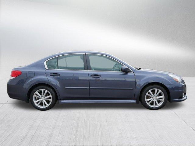 Photo of 2014 Carbide Gray Metallic Subaru Legacy