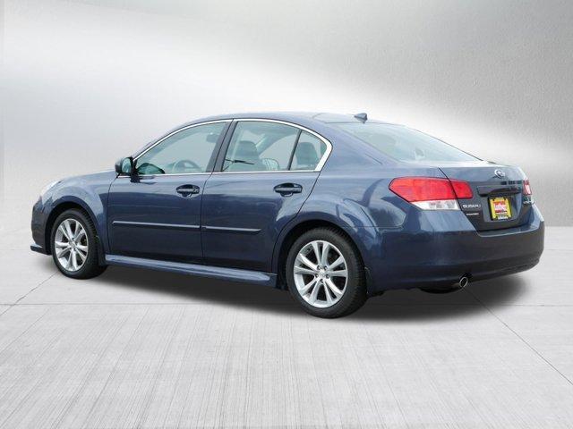 Photo of 2014 Carbide Gray Metallic Subaru Legacy
