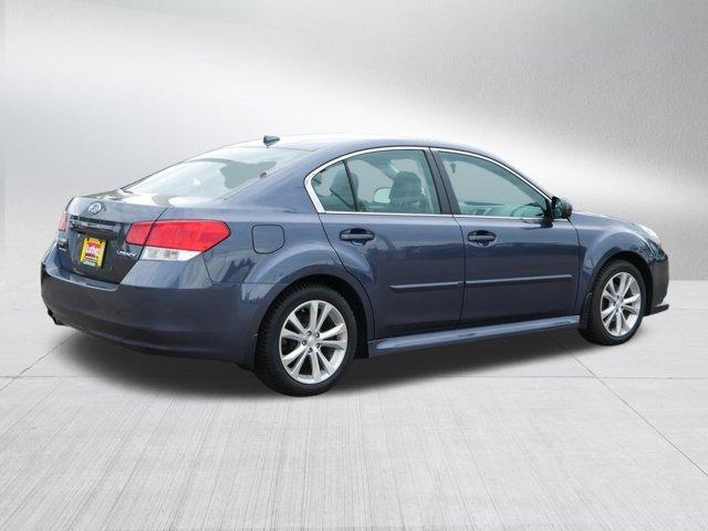 Photo of 2014 Carbide Gray Metallic Subaru Legacy