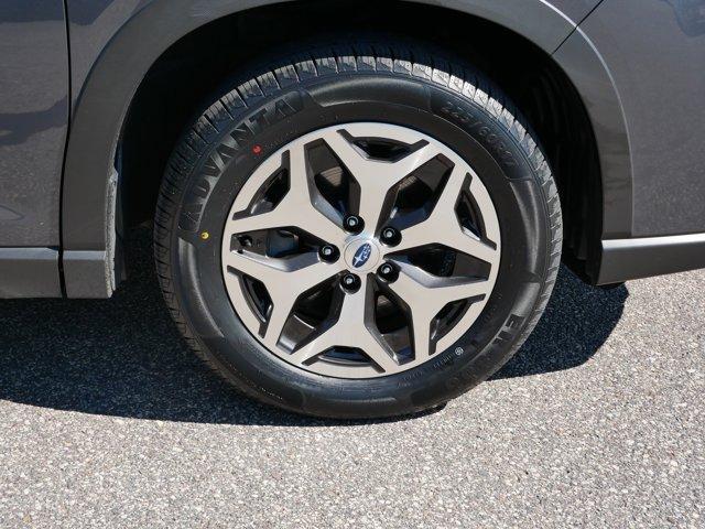 Photo of 2022 Magnetite Gray Metallic Subaru Forester