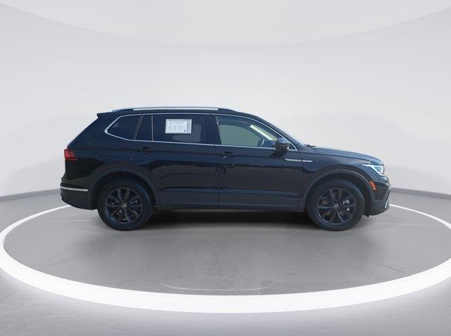 Photo of 2024 Deep Black Pearl Effect Volkswagen Tiguan