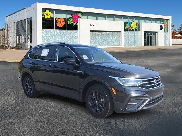 Photo of 2024 Deep Black Pearl Effect Volkswagen Tiguan