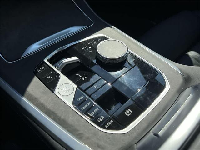 Photo of 2025 Mineral White Metallic BMW X5