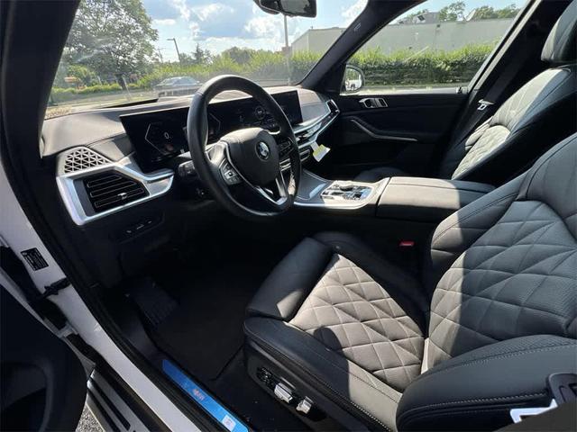 Photo of 2025 Mineral White Metallic BMW X5