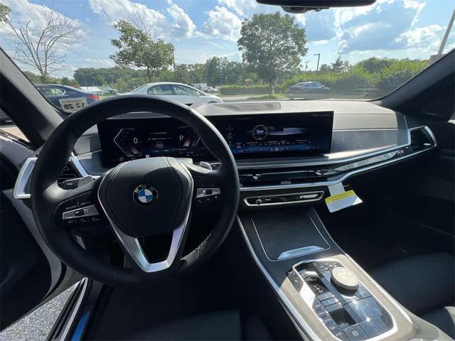 Photo of 2025 Mineral White Metallic BMW X5