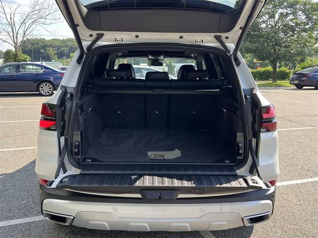 Photo of 2025 Mineral White Metallic BMW X5