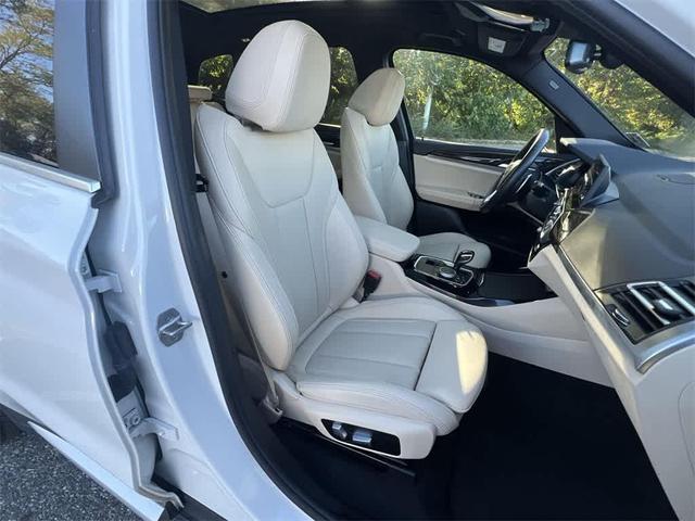 Photo of 2022 Alpine White BMW X3