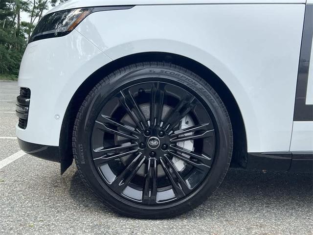 Photo of 2023 White Land Rover Range Rover