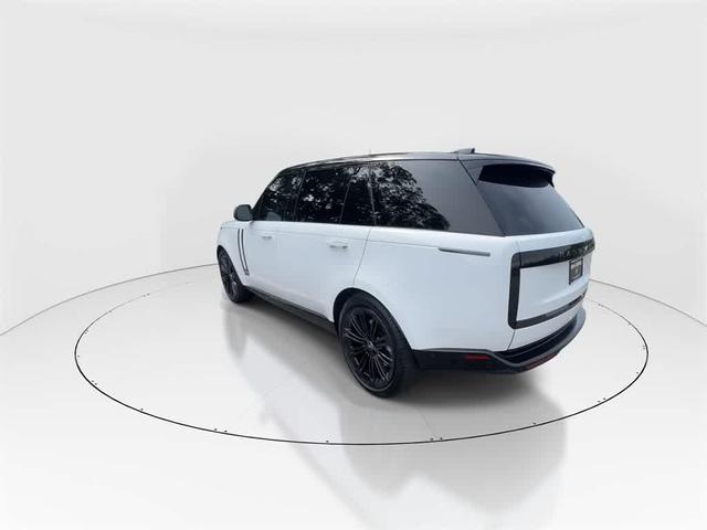 Photo of 2023 White Land Rover Range Rover
