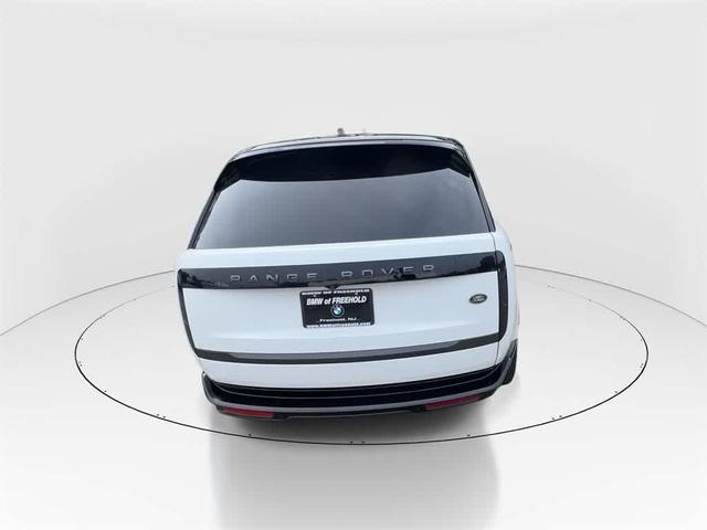 Photo of 2023 White Land Rover Range Rover
