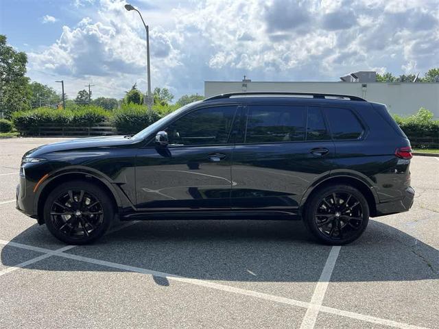 Photo of 2025 Black Sapphire Metallic BMW X7