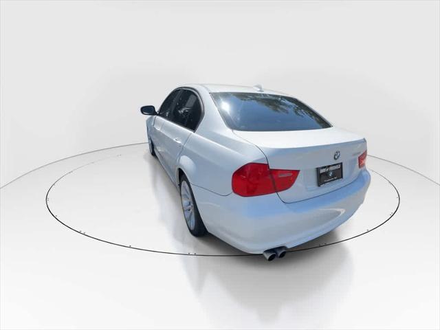 Photo of 2011 Alpine White BMW 328