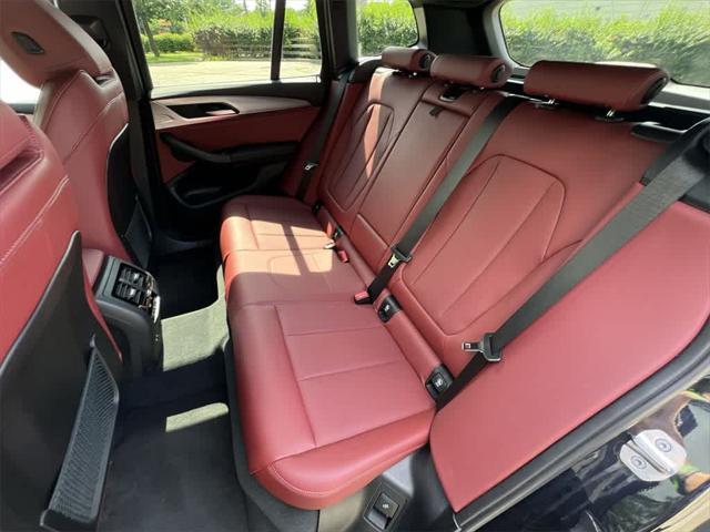Photo of 2022 Carbon Black Metallic BMW X3