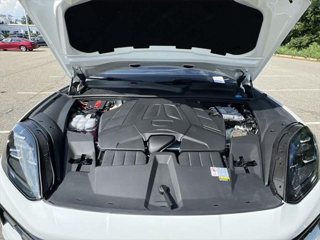 Photo of 2024 White Porsche Cayenne