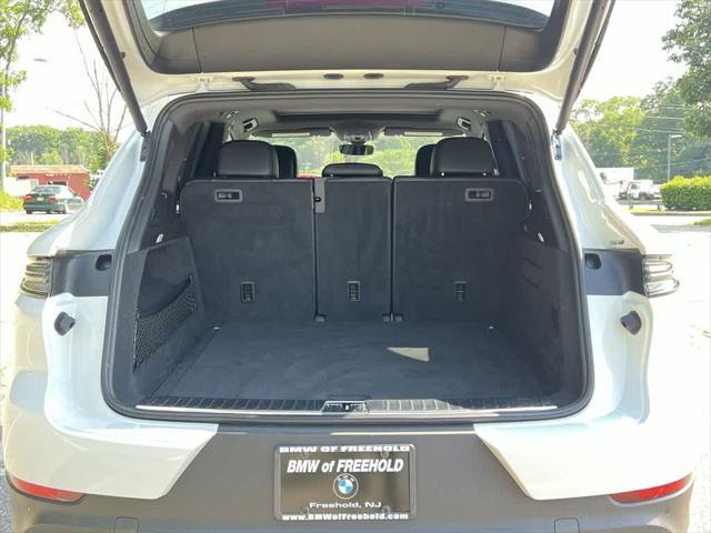 Photo of 2024 White Porsche Cayenne