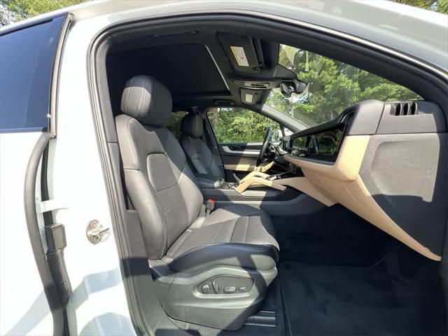 Photo of 2024 White Porsche Cayenne