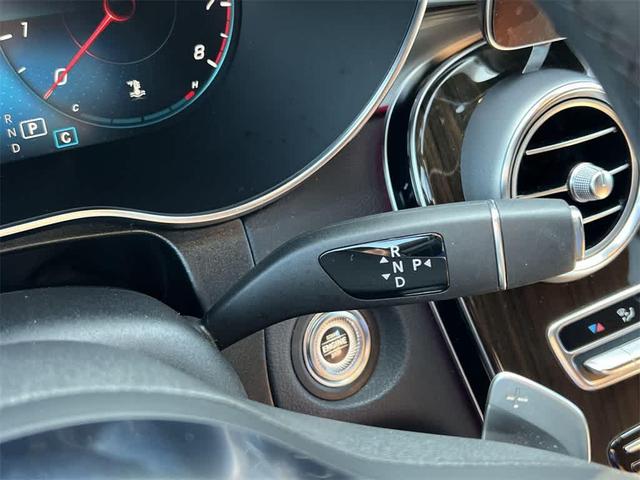Photo of 2023 Polar White Mercedes-Benz GLC 300