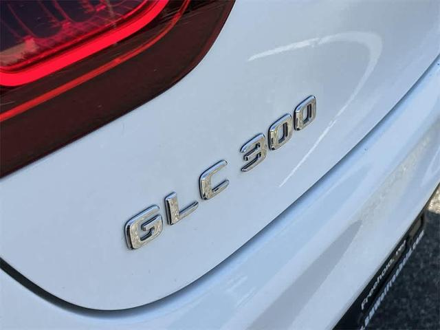 Photo of 2023 Polar White Mercedes-Benz GLC 300