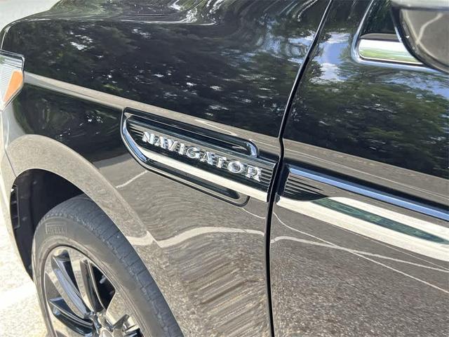 Photo of 2023 INFINITE BLACK Lincoln Navigator