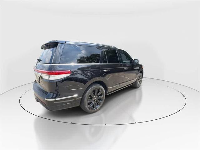 Photo of 2023 INFINITE BLACK Lincoln Navigator