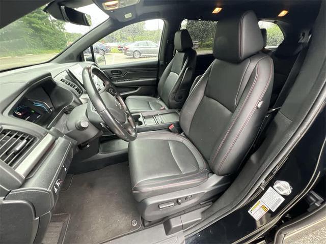 Photo of 2023 Crystal Black Pearl Honda Odyssey