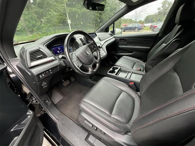 Photo of 2023 Crystal Black Pearl Honda Odyssey