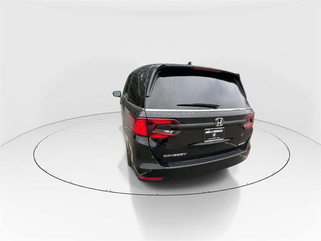Photo of 2023 Crystal Black Pearl Honda Odyssey