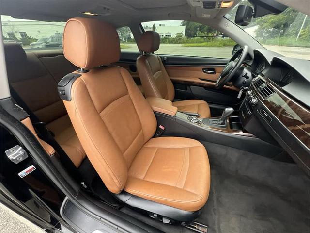 Photo of 2010 Jet Black BMW 328