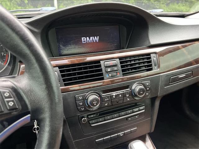 Photo of 2010 Jet Black BMW 328