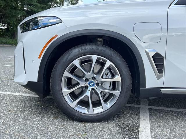 Photo of 2025 Alpine White BMW X5 PHEV