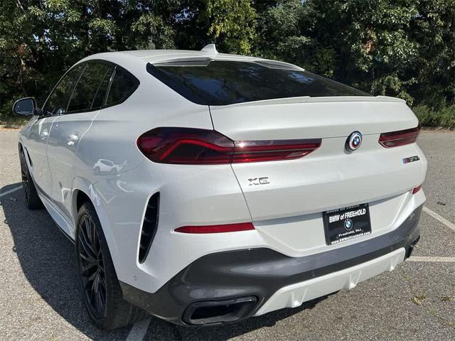 Photo of 2022 Mineral White Metallic BMW X6