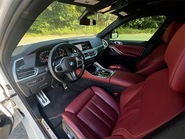 Photo of 2022 Mineral White Metallic BMW X6