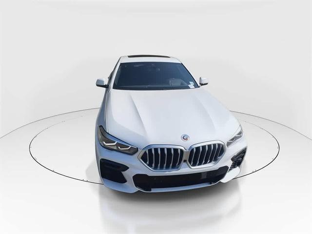 Photo of 2022 Mineral White Metallic BMW X6