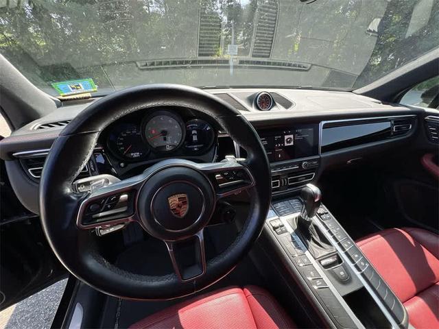 Photo of 2020 Black Porsche Macan