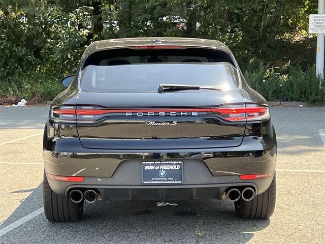 Photo of 2020 Black Porsche Macan