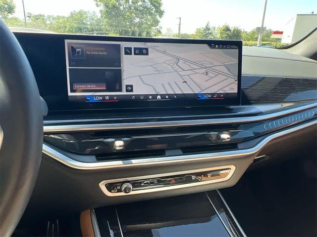 Photo of 2025 Manhattan Green Metallic BMW X5