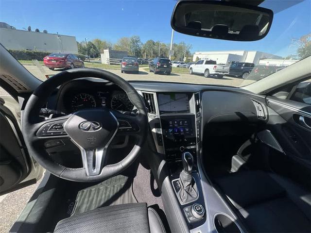 Photo of 2019 Majestic White INFINITI Q50