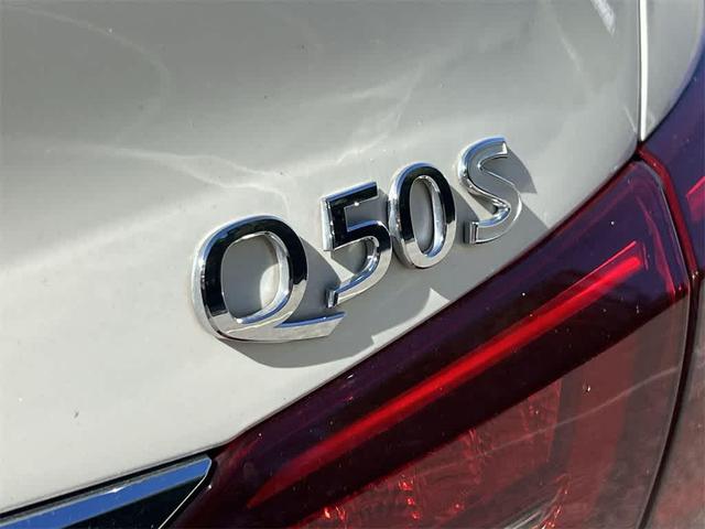 Photo of 2019 Majestic White INFINITI Q50