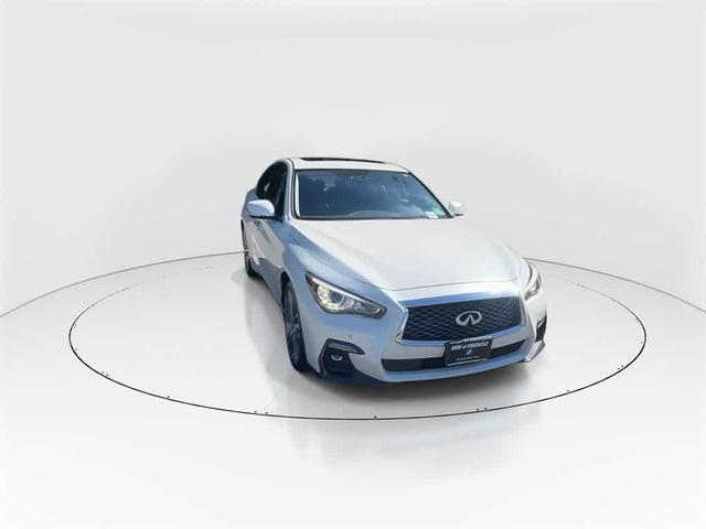 Photo of 2019 Majestic White INFINITI Q50
