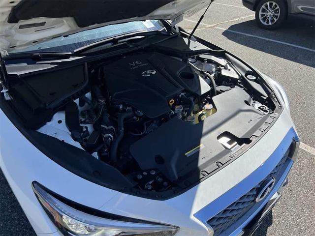 Photo of 2019 Majestic White INFINITI Q50