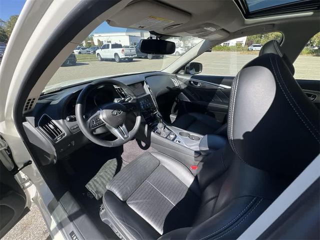 Photo of 2019 Majestic White INFINITI Q50