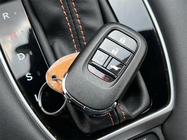 Photo of 2023 Platinum White Pearl Honda HR-V
