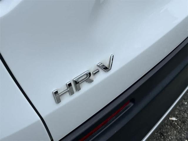 Photo of 2023 Platinum White Pearl Honda HR-V
