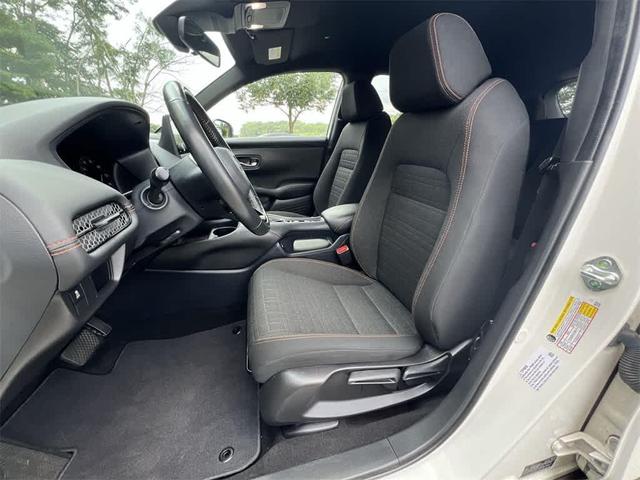 Photo of 2023 Platinum White Pearl Honda HR-V