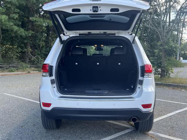 Photo of 2020 Bright White Clearcoat Jeep Grand Cherokee