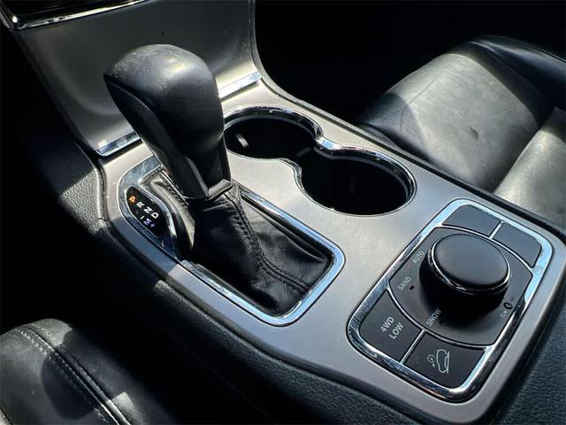 Photo of 2020 Bright White Clearcoat Jeep Grand Cherokee