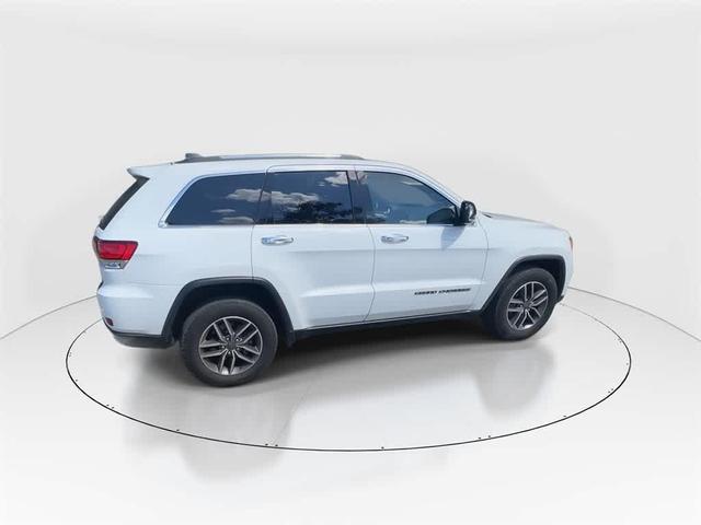Photo of 2020 Bright White Clearcoat Jeep Grand Cherokee
